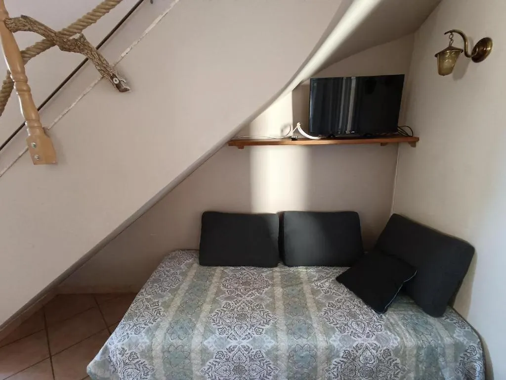 Appart Au Calme, Climatise, Avec Parking, 2 Pas Des Plages, Hyeres Le Port 0*,