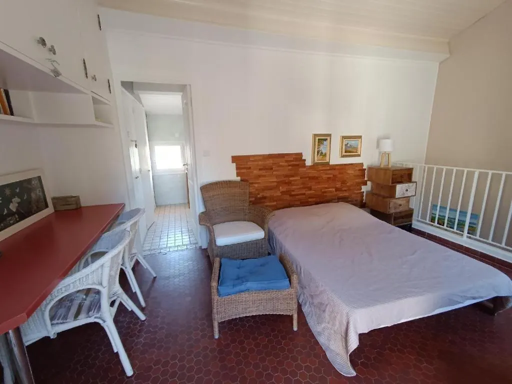 Appart Au Calme, Climatise, Avec Parking, 2 Pas Des Plages, Hyeres Le Port