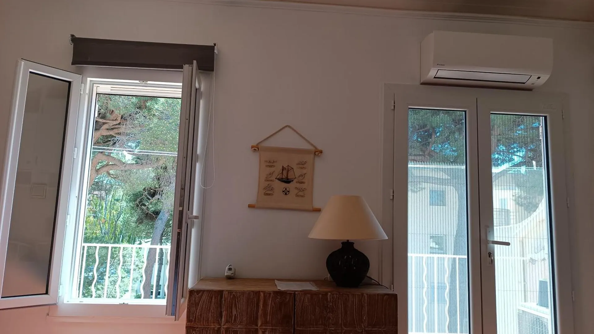 Appart Au Calme, Climatise, Avec Parking, 2 Pas Des Plages, Hyeres Le Port France
