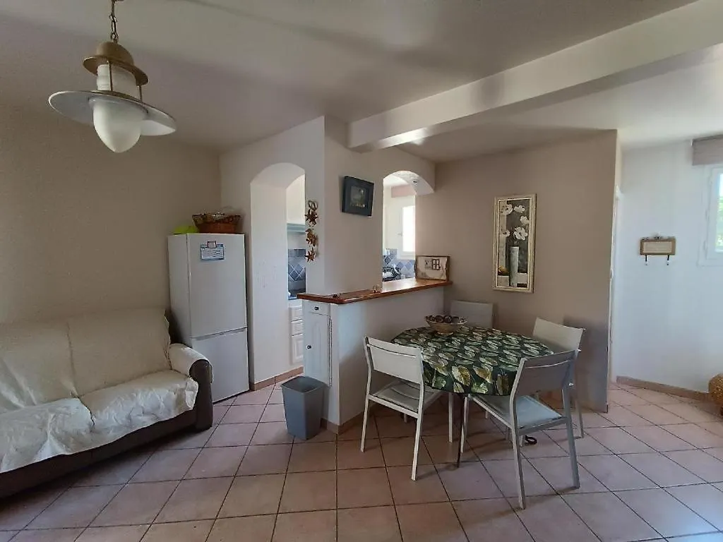 Apartment Appart Au Calme, Climatise, Avec Parking, 2 Pas Des Plages, Hyeres Le Port